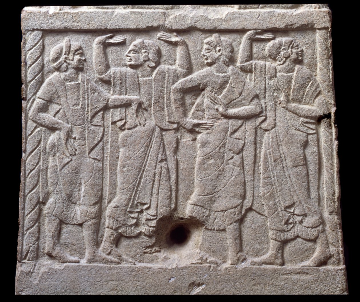Dombormű táncosokkal egy márvány mérföldkőről Chiusiban, Olaszországban, Kr.e. 6. században alkotó: Etruscan Etruscan