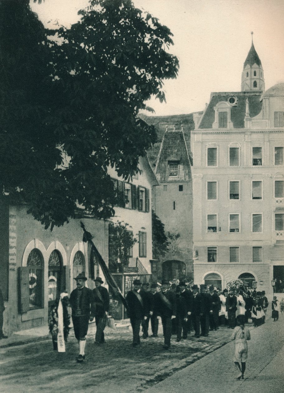Temetési körmenet, Merano, Dél-Tirol, Olaszország, 1927 alkotó: Eugen Poppel