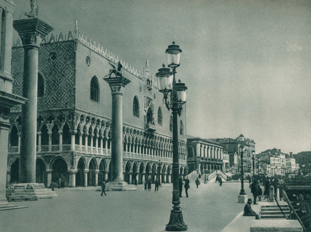 A Dózsa-palota fő homlokzata Riva degli Schiavonival, Velence, Olaszország, 1927 alkotó: Eugen Poppel