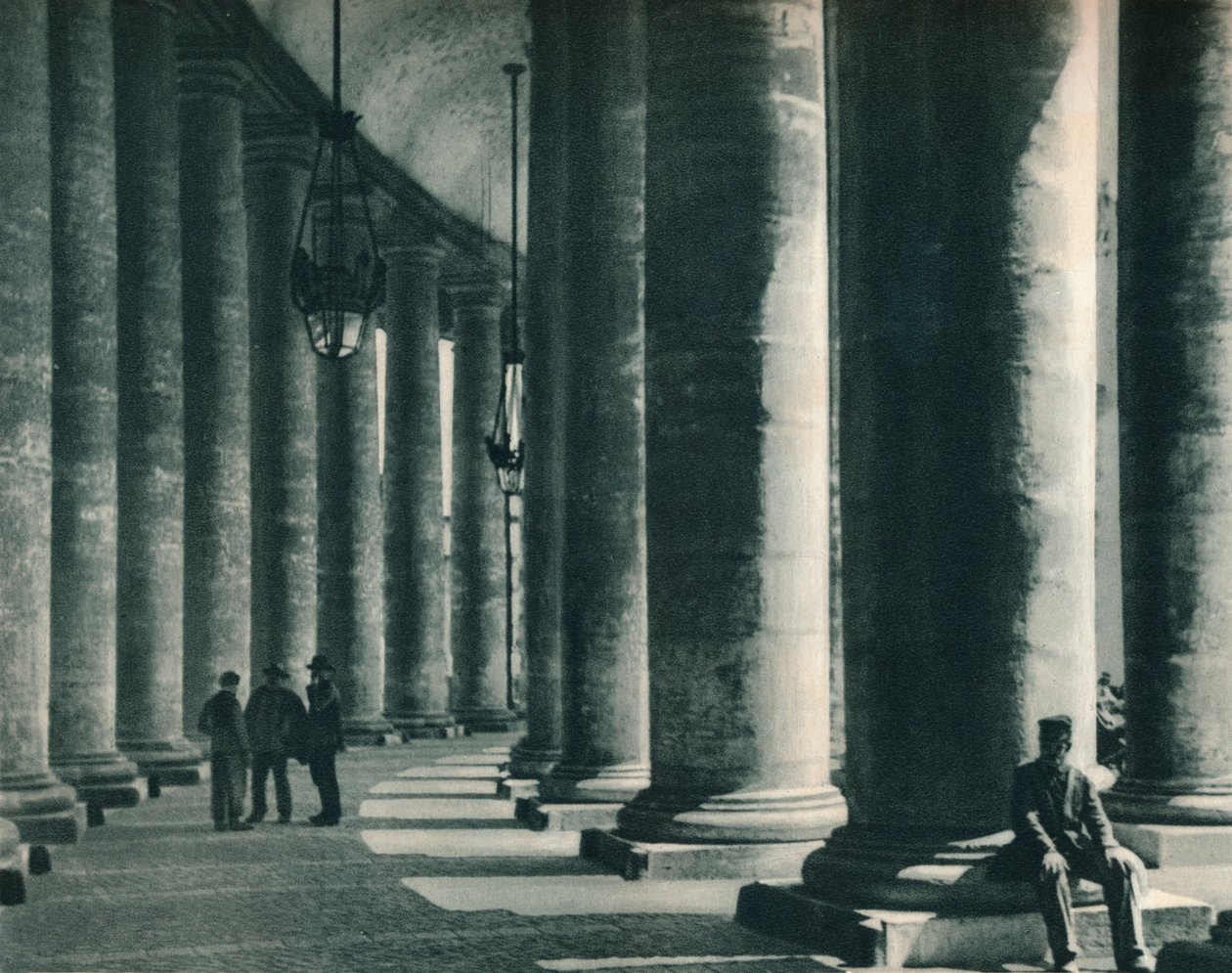 A Szent Péter tér oszlopcsarnokának része, Róma, Olaszország, 1927 alkotó: Eugen Poppel