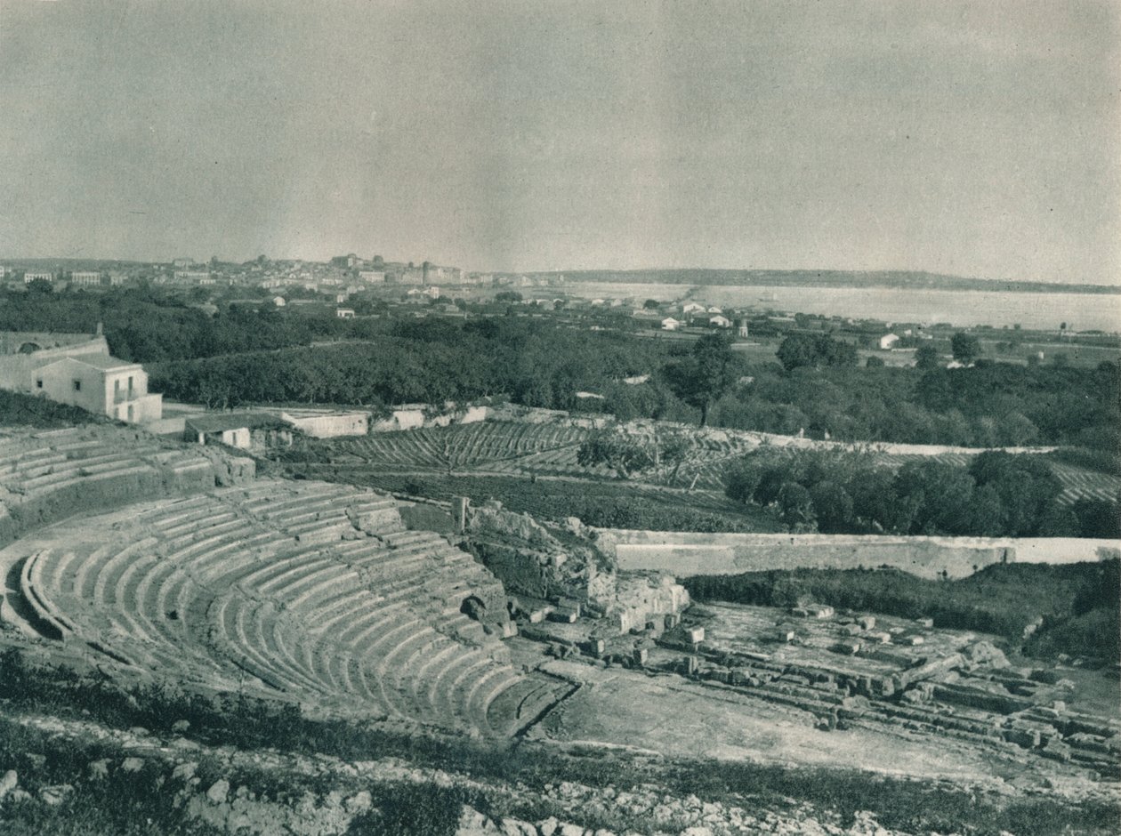 Kilátás a városra a görög színházból, Syracuse, Szicília, Olaszország, 1927 alkotó: Eugen Poppel