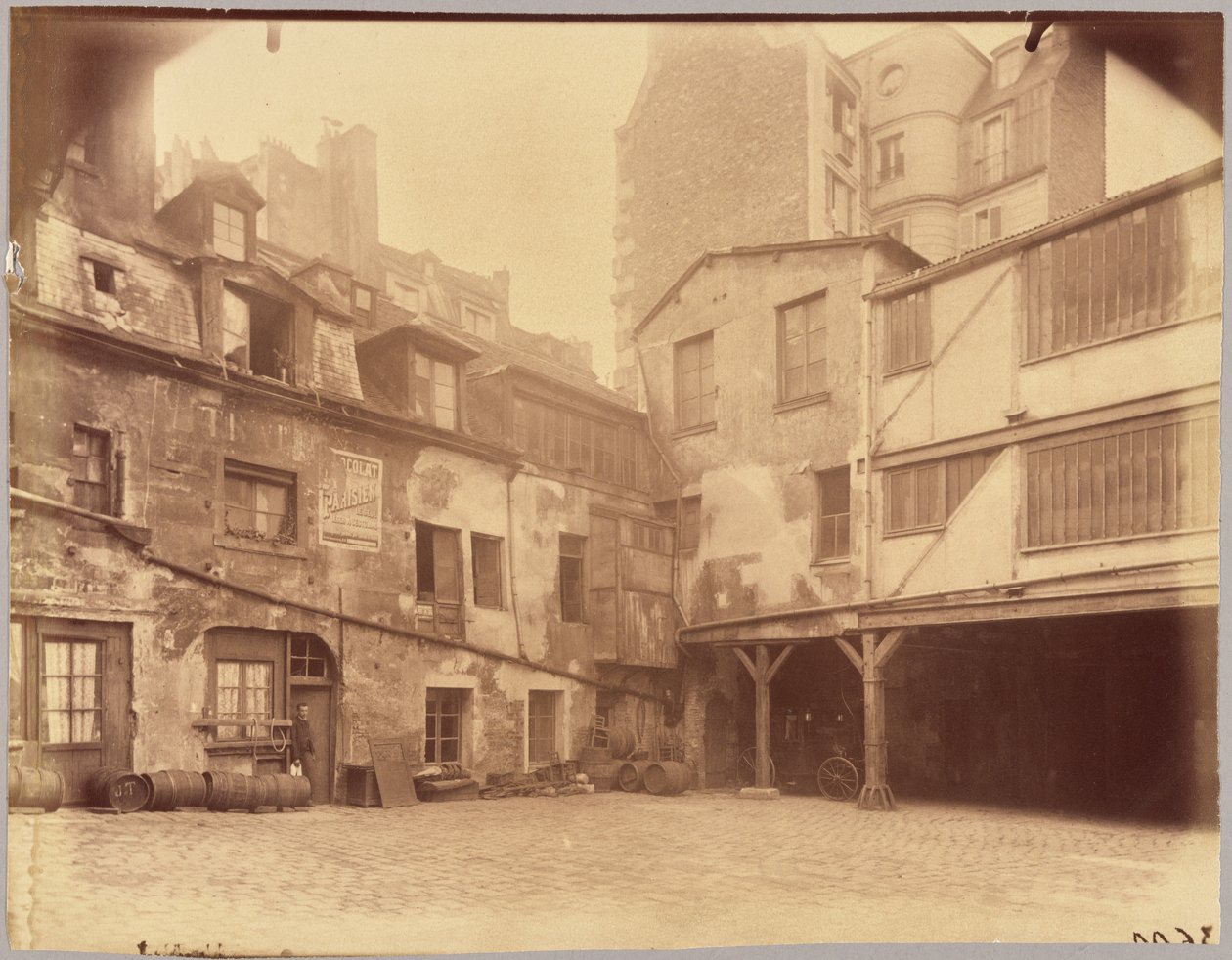 Fehér Ló fogadó, Mazet utca 5. alkotó: Eugène Atget