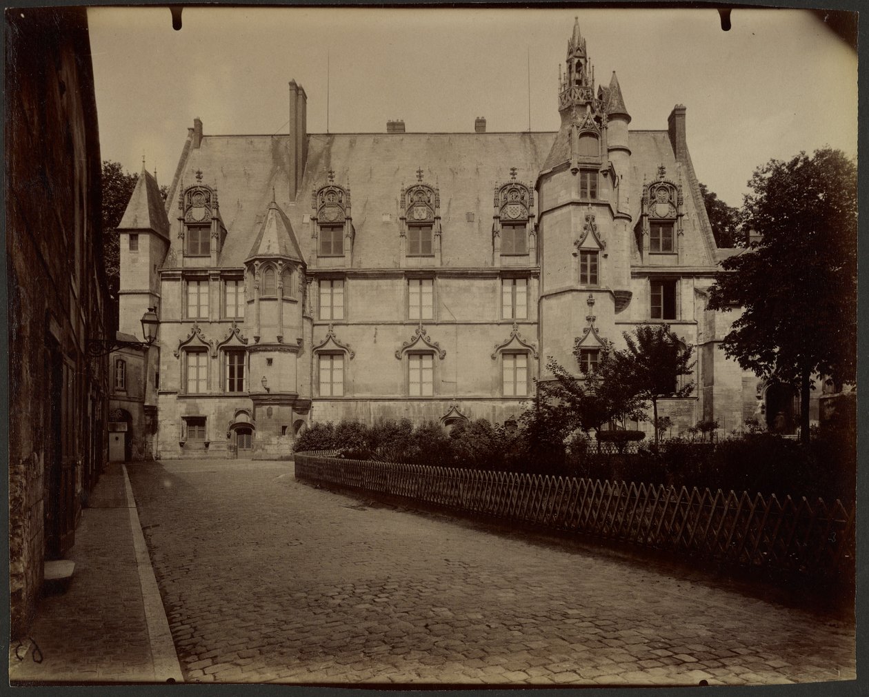 Beauvais, Igazságügyi Palota alkotó: Eugène Atget