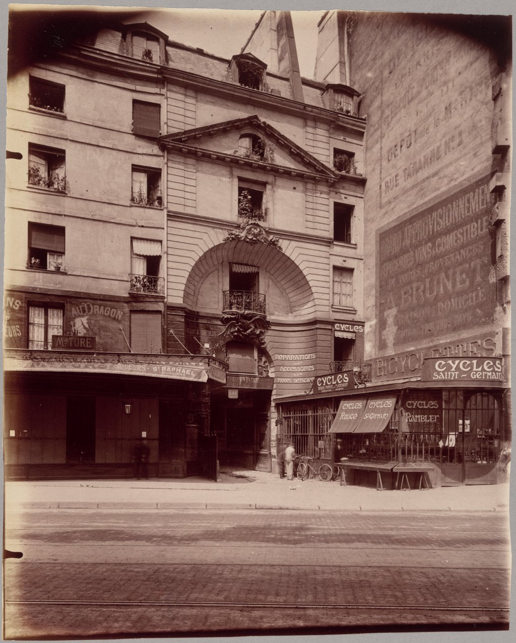 Cour du Dragon alkotó: Eugène Atget