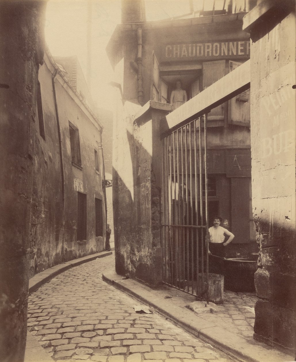 A Passage de la Réunion bejárata, Rue du Maure 1. és 3., 3. kerület alkotó: Eugène Atget