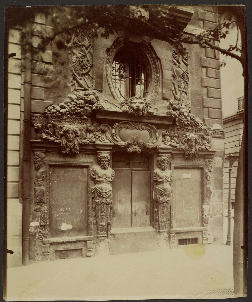 Hôtel Fieubet, Quai des Célestins alkotó: Eugène Atget