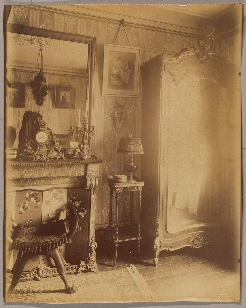 Innenraum von Frau D., kleine Rentnerin, Boulevard du Port-Royal alkotó: Eugène Atget