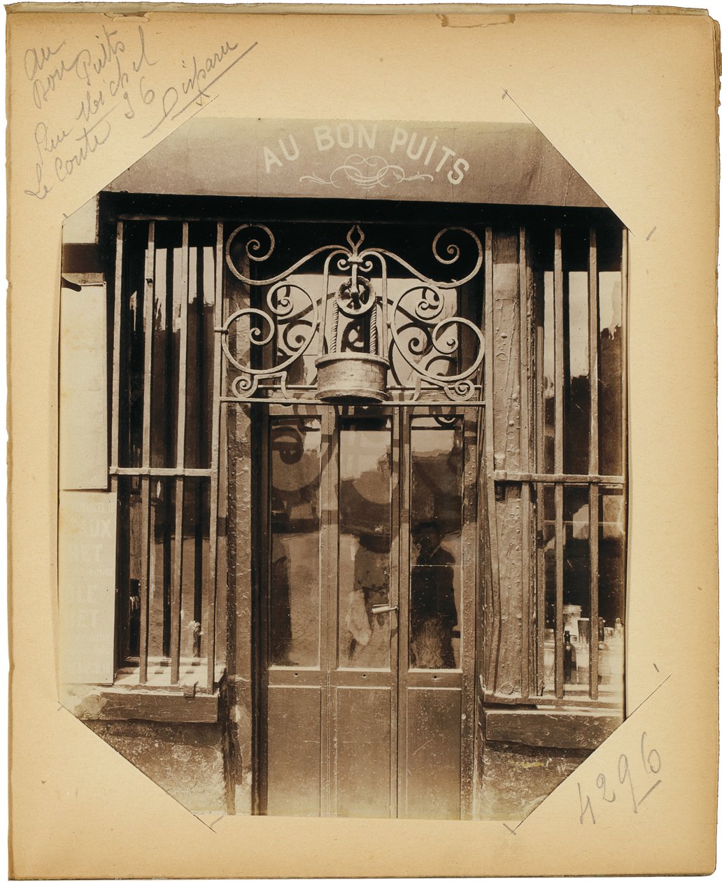 Oldal a "Documents for the History of Old Paris" albumból, 1910 körül alkotó: Eugène Atget