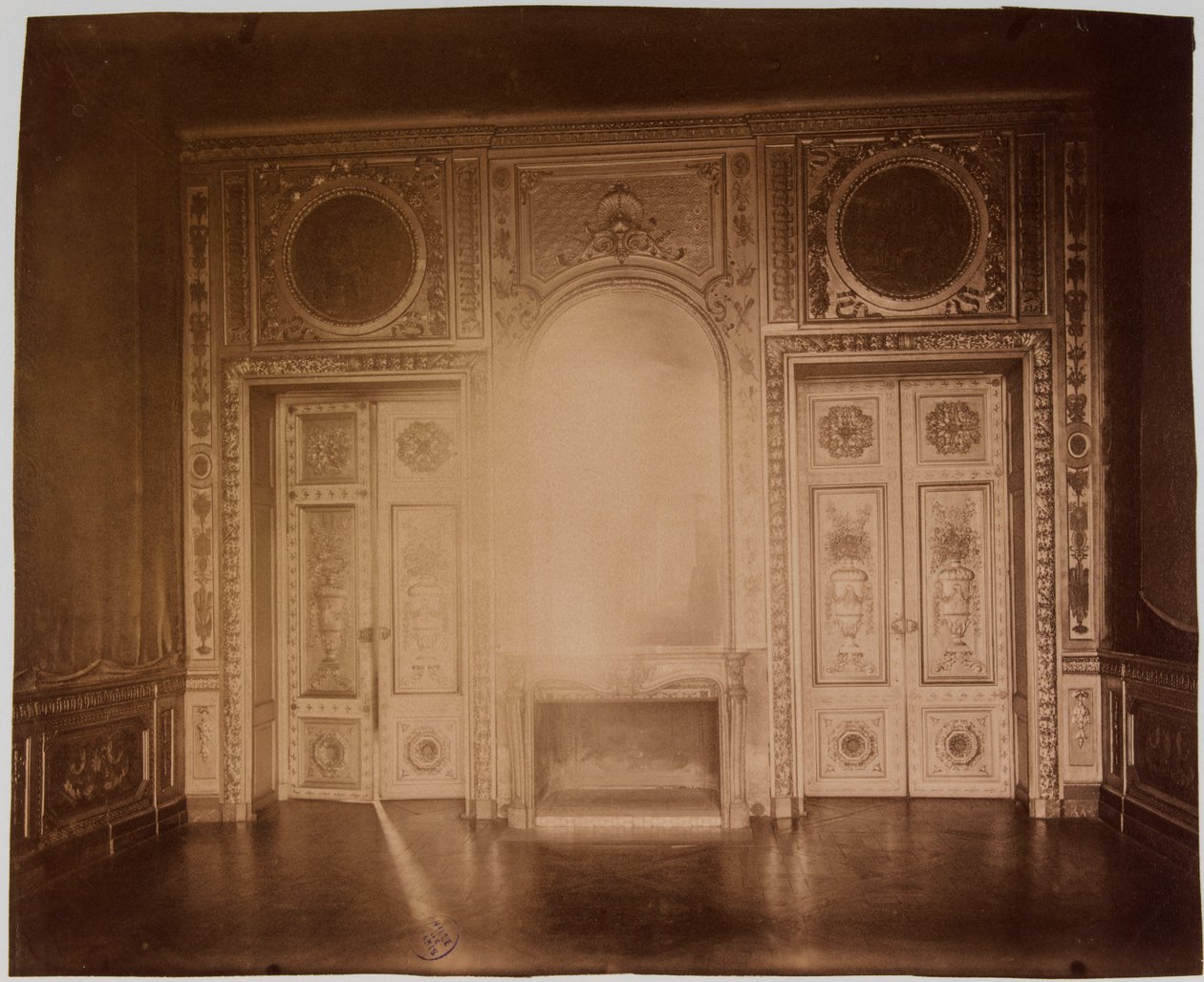 Nappali, a Hôtel de Lauzun belső tere alkotó: Eugène Atget