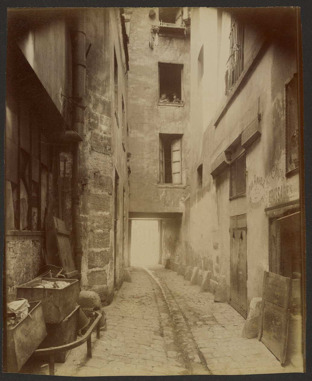 Régi udvar, Rue Quincampoix 22. (4.) alkotó: Eugène Atget