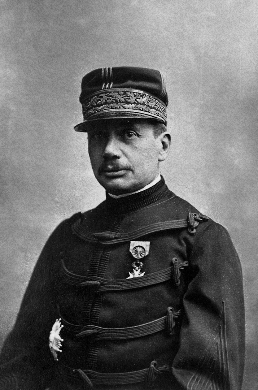 Gaston Borgnis Desbordes tábornok (1859-1901) francia katonatiszt, a politechnikai iskola hallgatója, a haditengerészetnél töltött katonai pályafutása után az indokínai csapatok vezetőjeként kapta meg a parancsnokságot, Eugene Pirou fényképezte 1880-1 körü alkotó: Eugene Pirou