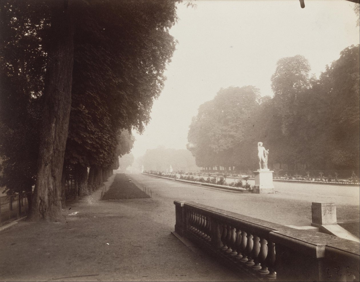 Saint-Cloud alkotó: Eugène Atget