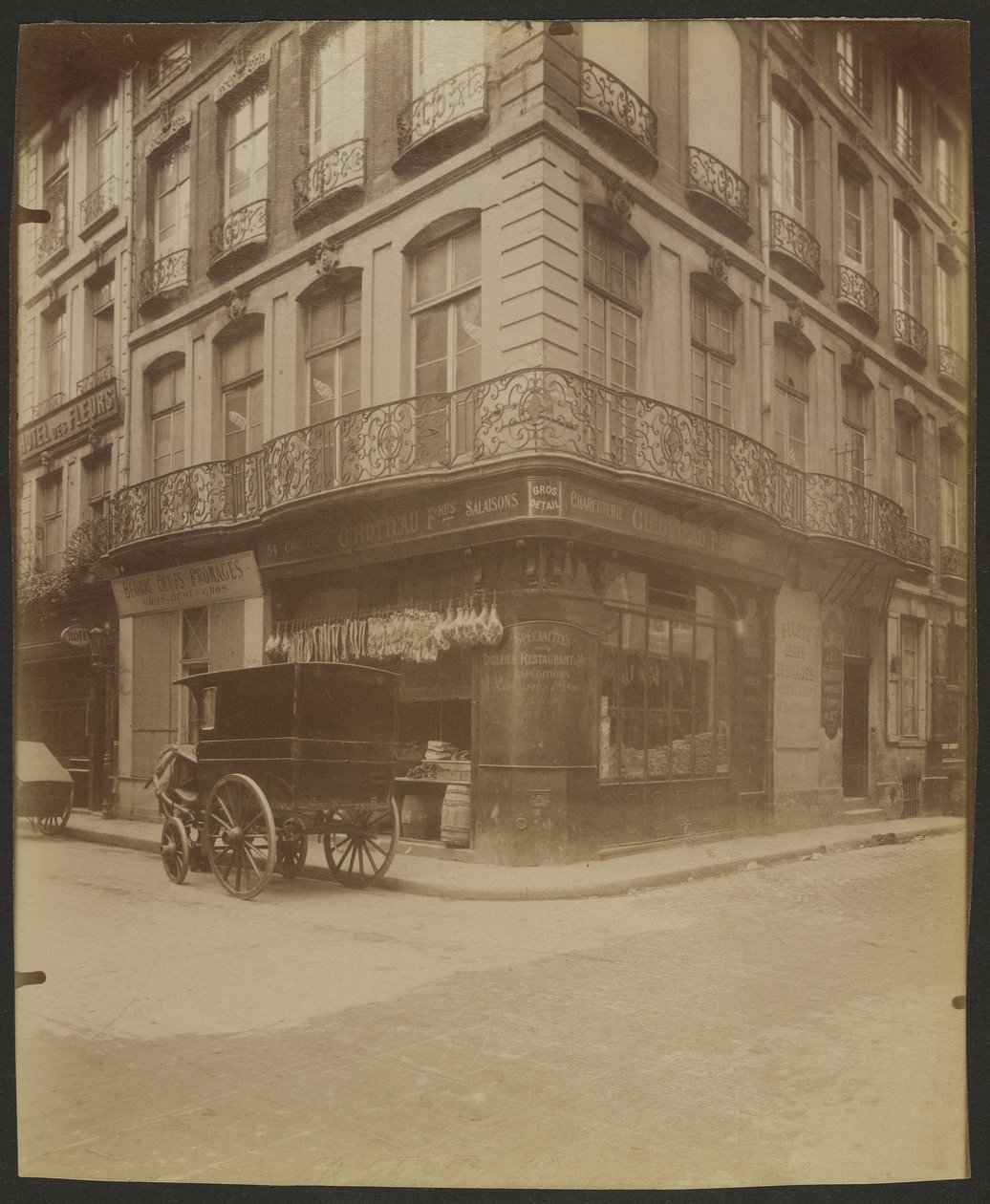 54 Rue Saint-Honoré és 1 Rue des Prouvaires, (1° Arr.) alkotó: Eugène Atget