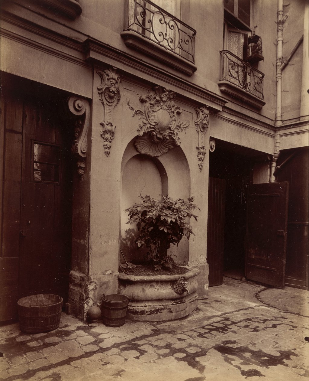 A parlamenti képviselők egykori szállodája, 3 Rue des Lions alkotó: Eugène Atget