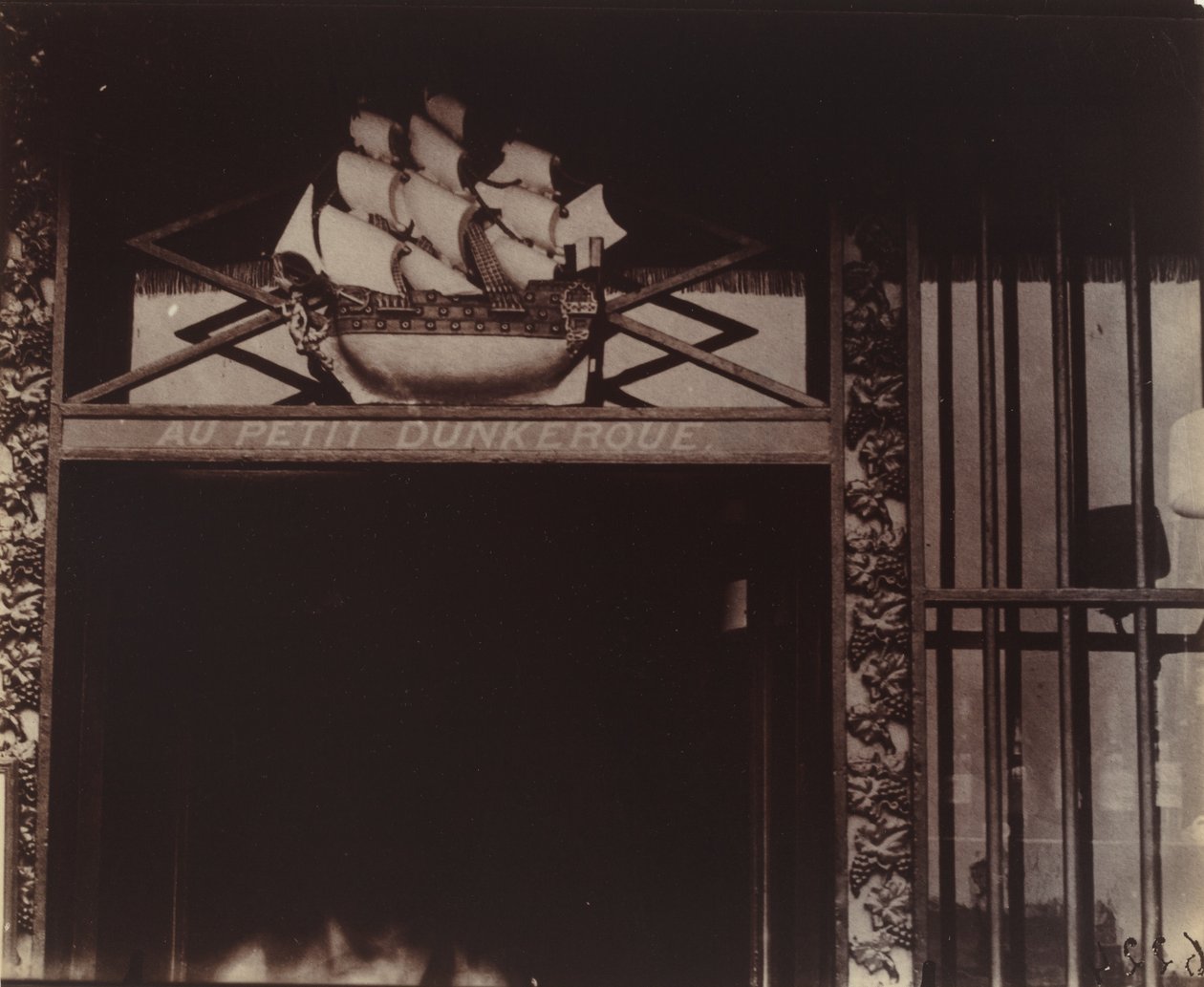 Petit Dunkerque, 3 quai Conti alkotó: Eugène Atget