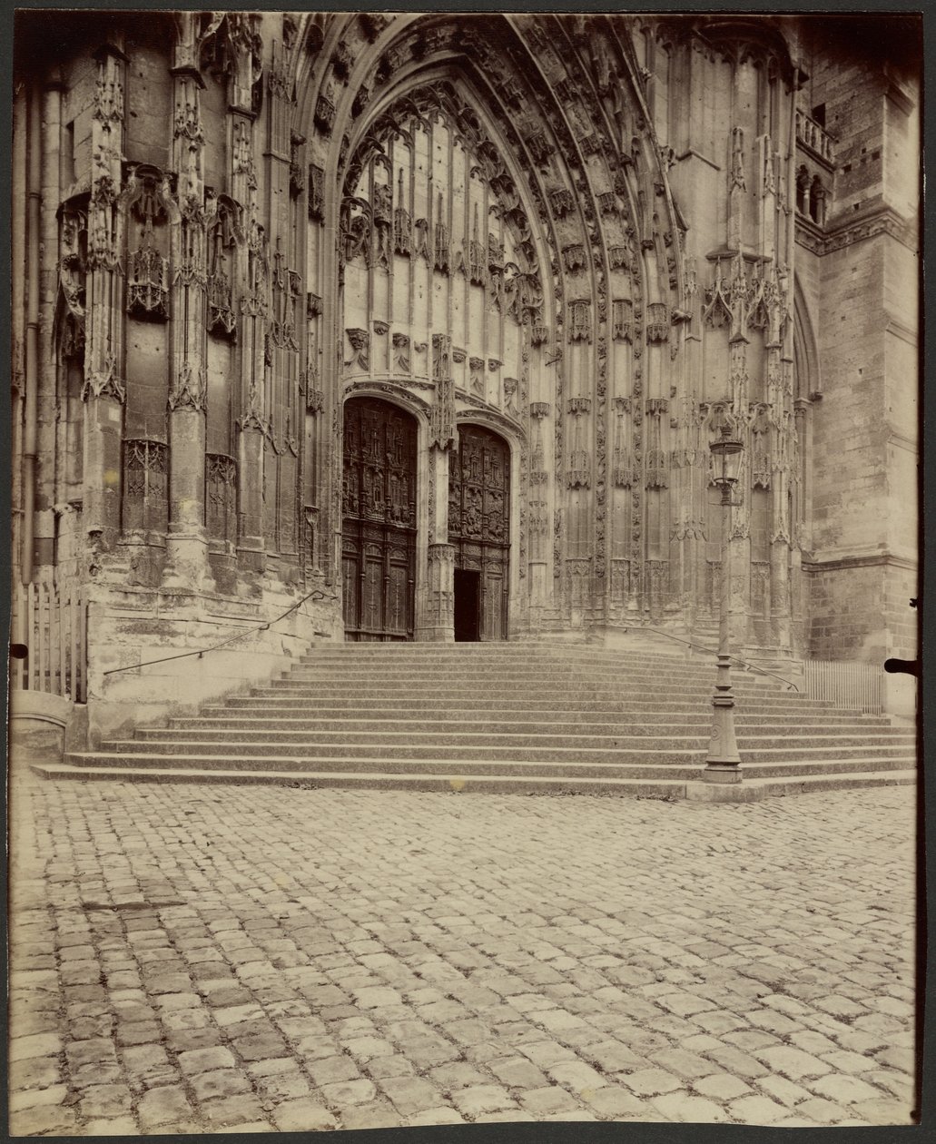 Beauvais, Katedrális kapu alkotó: Eugène Atget