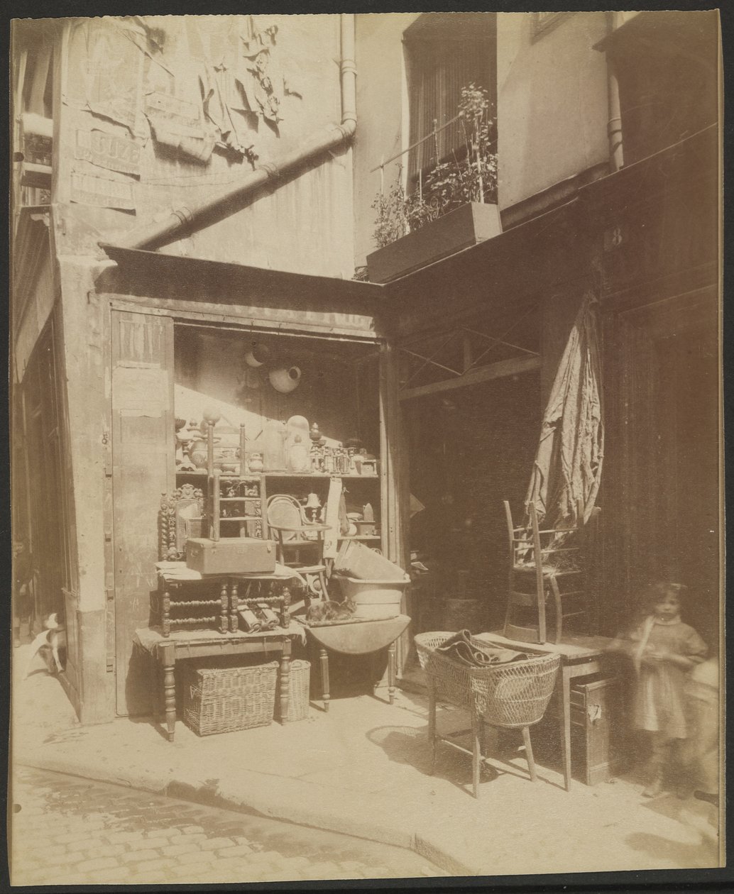 Brocanteur, Un Coin de la Rue Beaubourg, 8 (4) alkotó: Eugène Atget