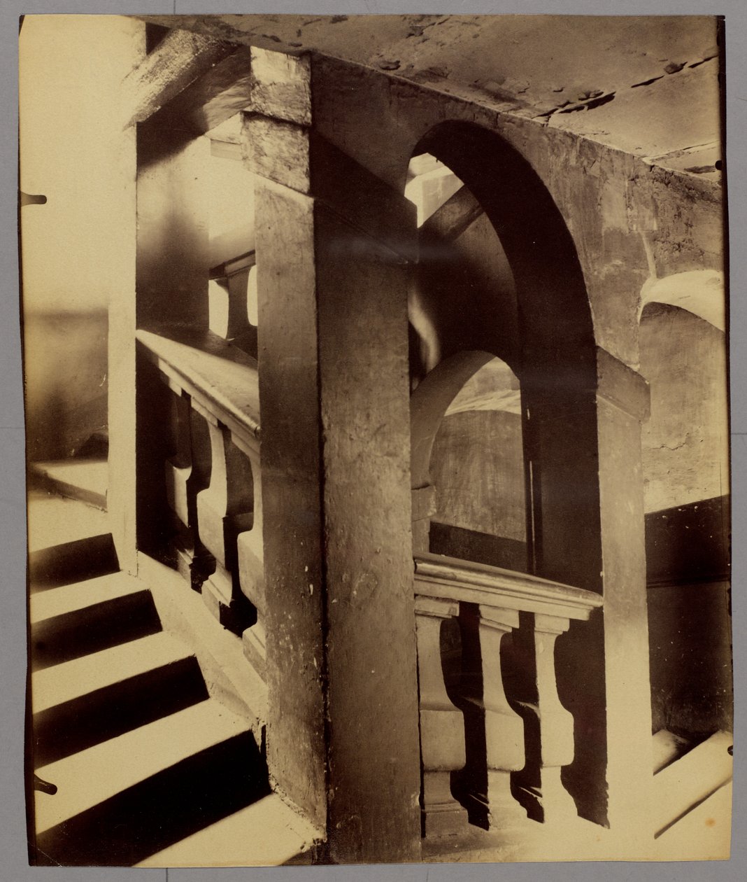 Lépcsőház, 25 rue des Blancs-Manteaux alkotó: Eugène Atget