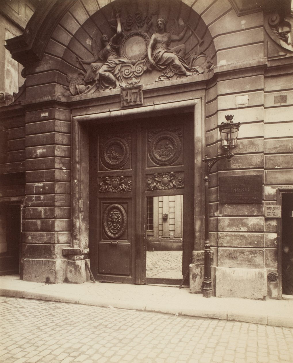 Hollandia Nagyköveteinek szállodája, 47 rue Vieille-du-Temple alkotó: Eugène Atget