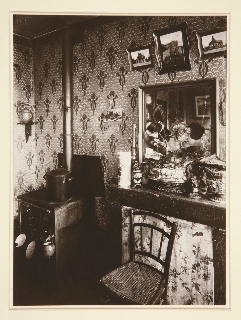 Munkásosztályú belső tér, Rue de Romainville alkotó: Eugène Atget