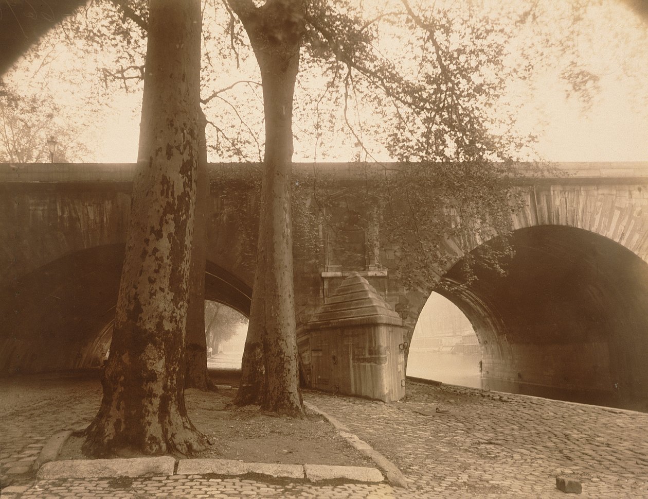 Pont Marie, 1926 (albumból nyomtatott papírfotó) alkotó: Eugène Atget