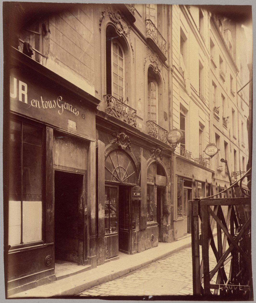 [Rue de la Parcheminerie] alkotó: Eugène Atget