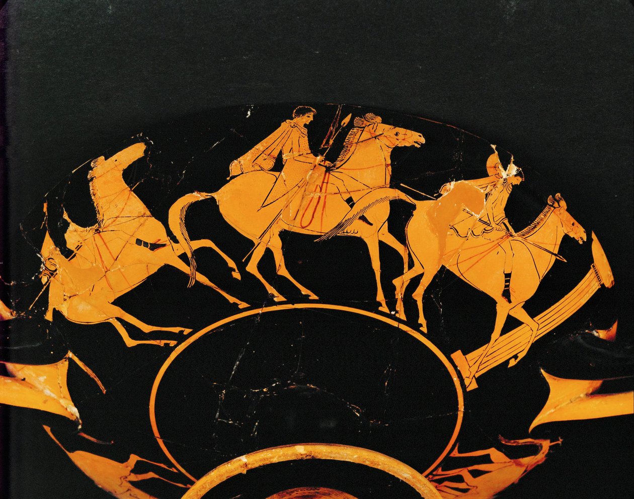 Lovas jelenet. Vörös alakú csésze Vulciból, ugyanaz, mint a 10-03-03/63 és 65 ... alkotó: Euphronios