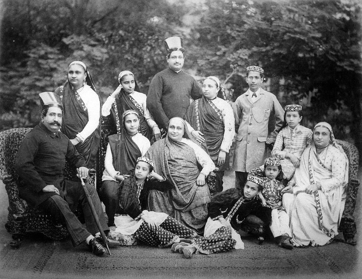 Parsee család, késő C19 alkotó: European Photographer