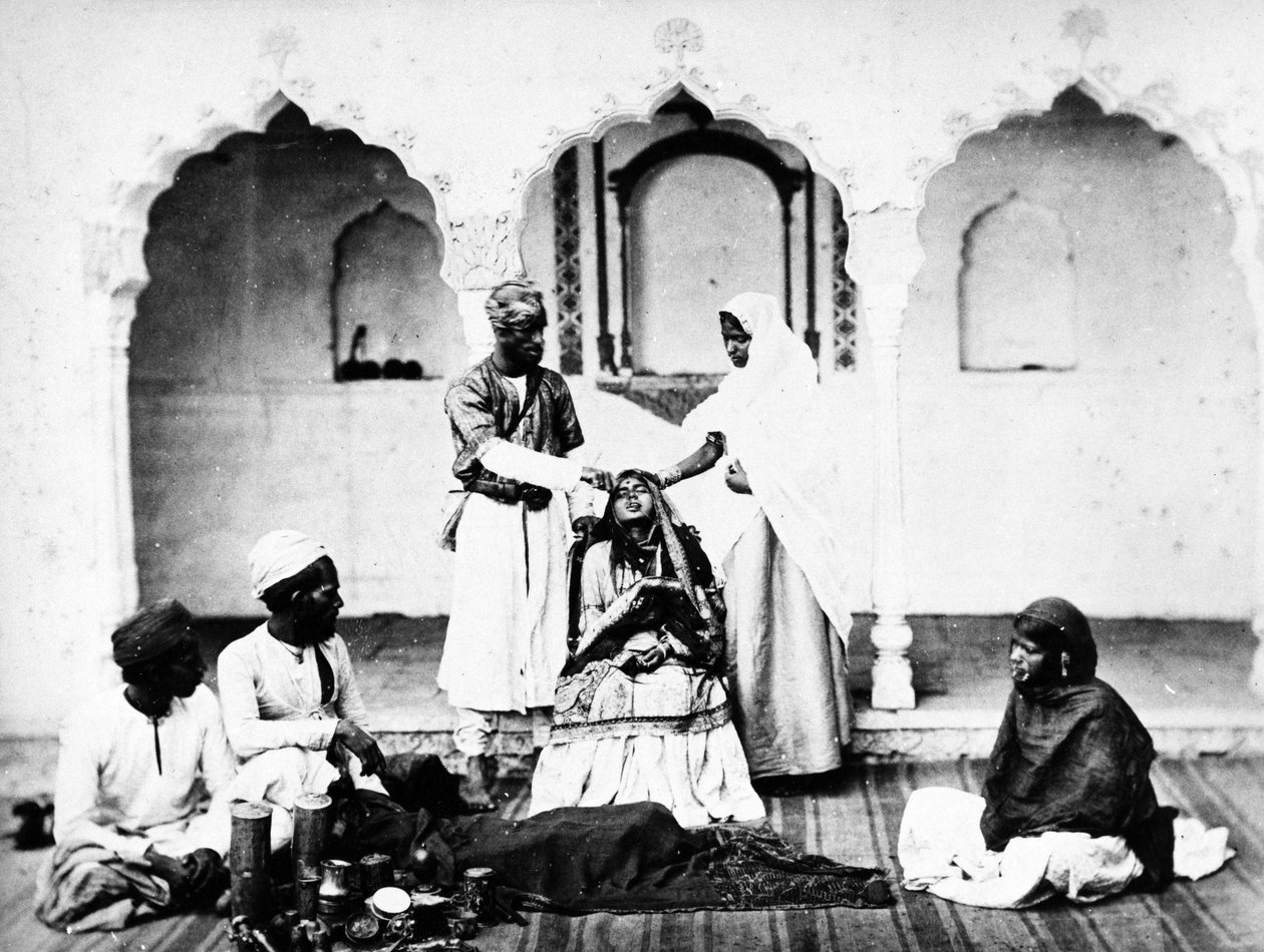 Nyelvpiercing, 1860-80 körül alkotó: European Photographer