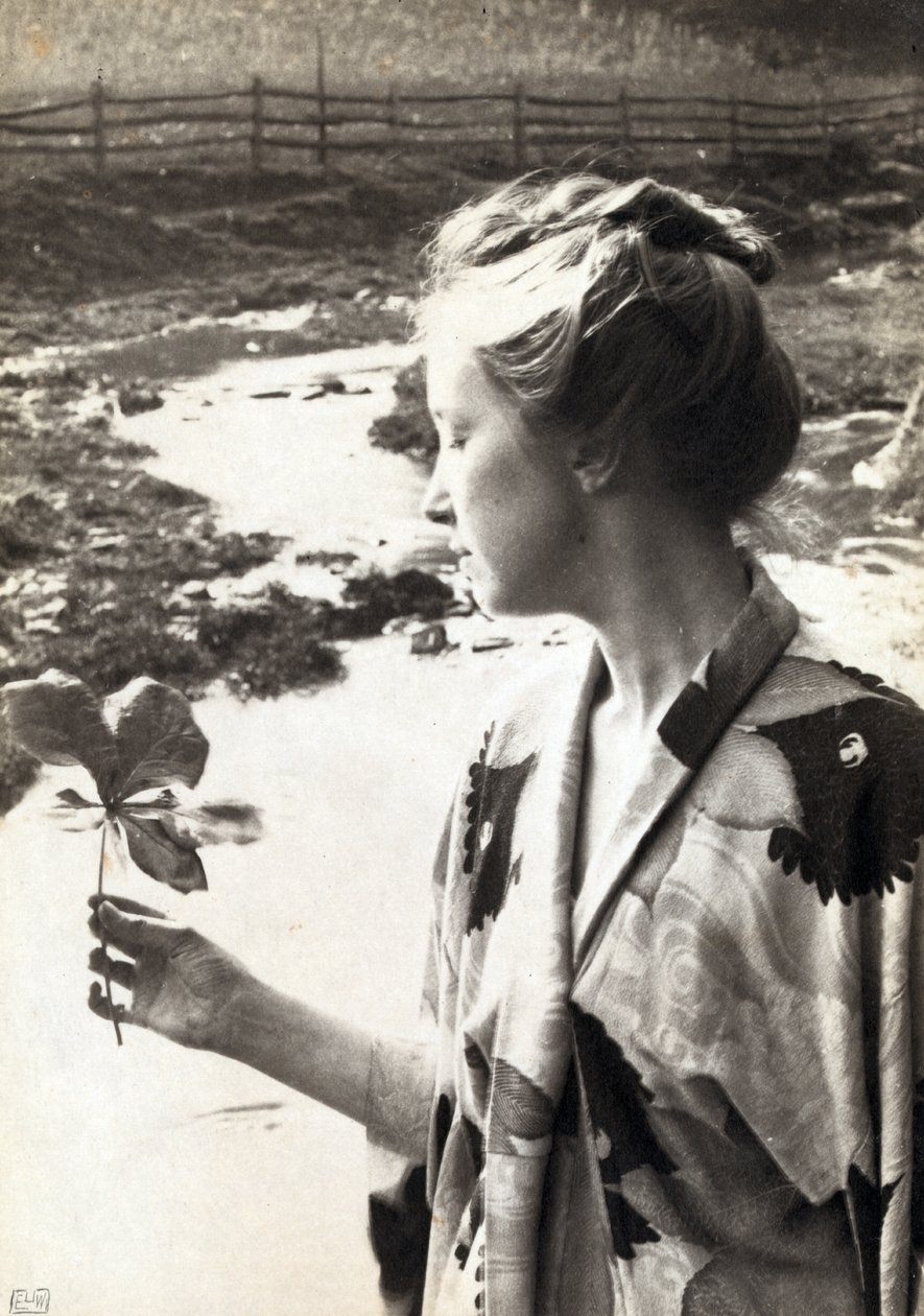 A májusi almalevél alkotó: Eva Lawrence Watson Schutze