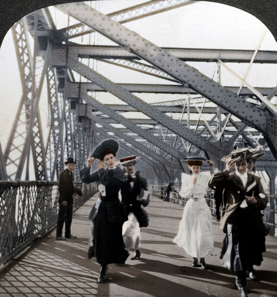 A sétány, Williamsburg Bridge, New York, USA, 1900-as évek alkotó: Excelsior Stereoscopic Tours