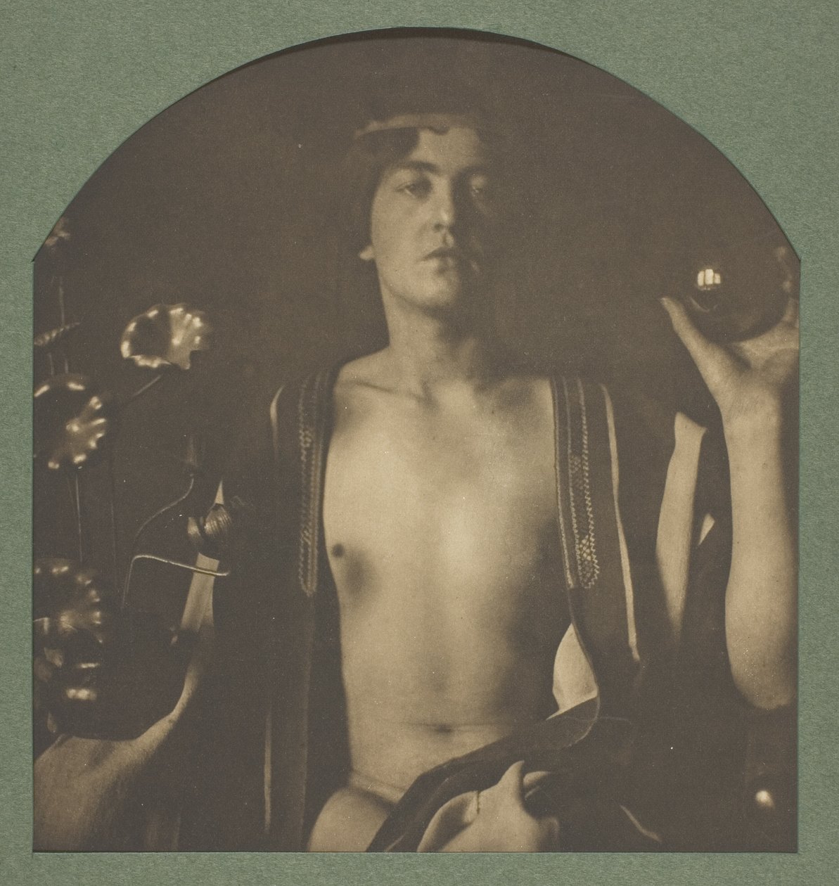 Beauty is Truth, Truth Beauty, No. 1 az "American Pictorial Photography, Series I" (1899) portfólióból; 146/150-es kiadás. alkotó: F. Holland Day