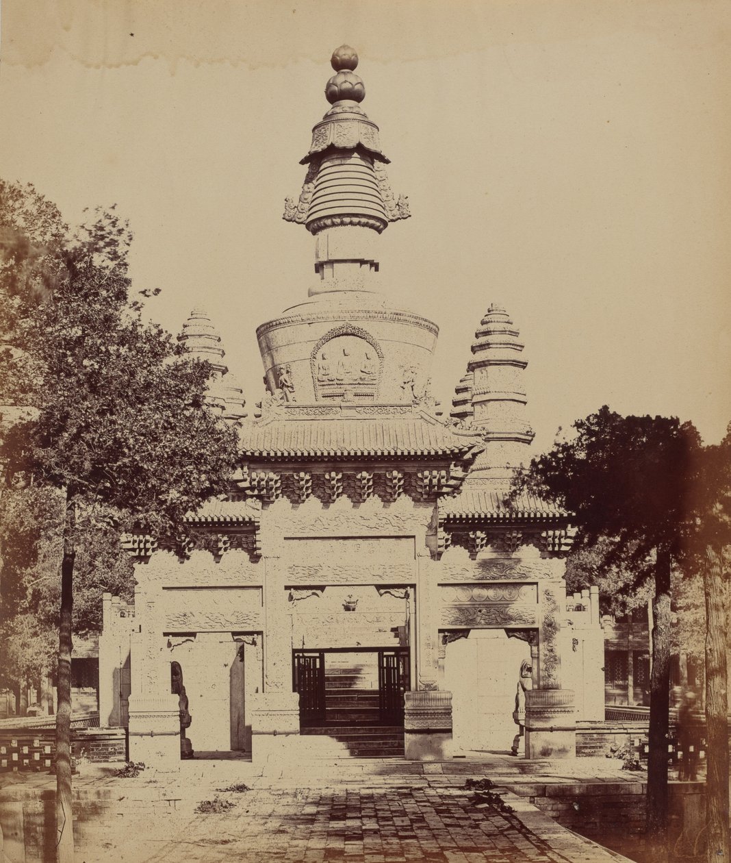 Tibeti emlékmű a Láma templomban, Pekin, 1860. október 1860,1860 (fotó) alkotó: Felice (1825 c.1908) Beato