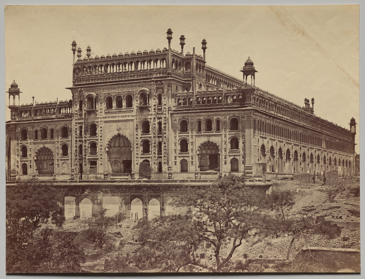 Asaf-ud-Daula Imambara vagy sír külseje alkotó: Felice A. Beato
