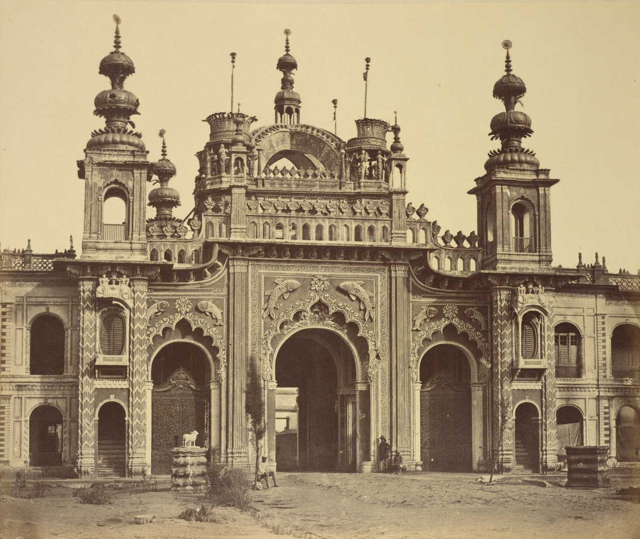 A Kaiserbagh-palotába vezető átjáró alkotó: Felice Beato