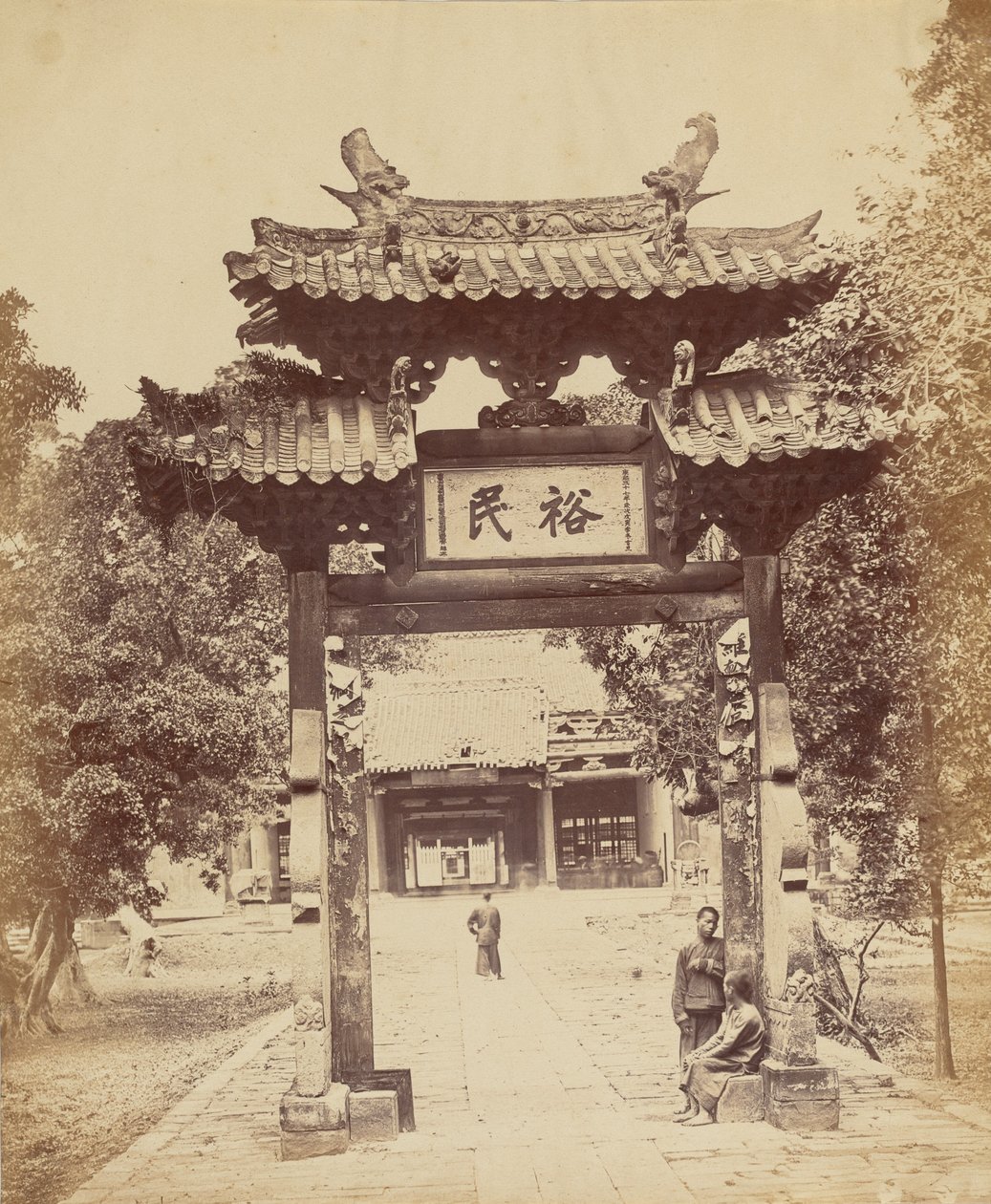 Bejárat a kincstárba, Kanton, 1860. április 10 alkotó: Felice Beato