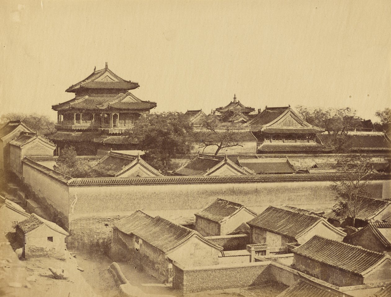 Peking első látképe az Antin-kaputól, 1860 október alkotó: Felice Beato