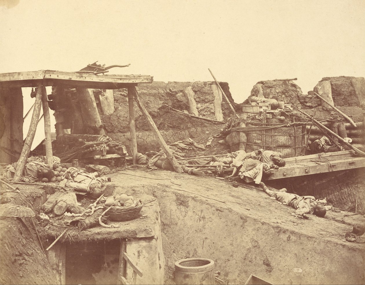 Az északi erőd angol bejáratának belseje 1860. augusztus 21-én alkotó: Felice Beato