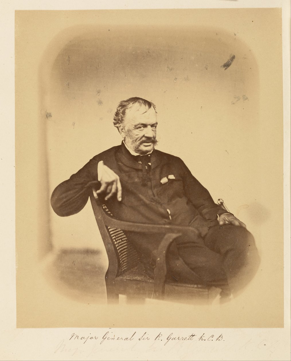 Sir R. Garrett vezérőrnagy, K.C.B. alkotó: Felice Beato
