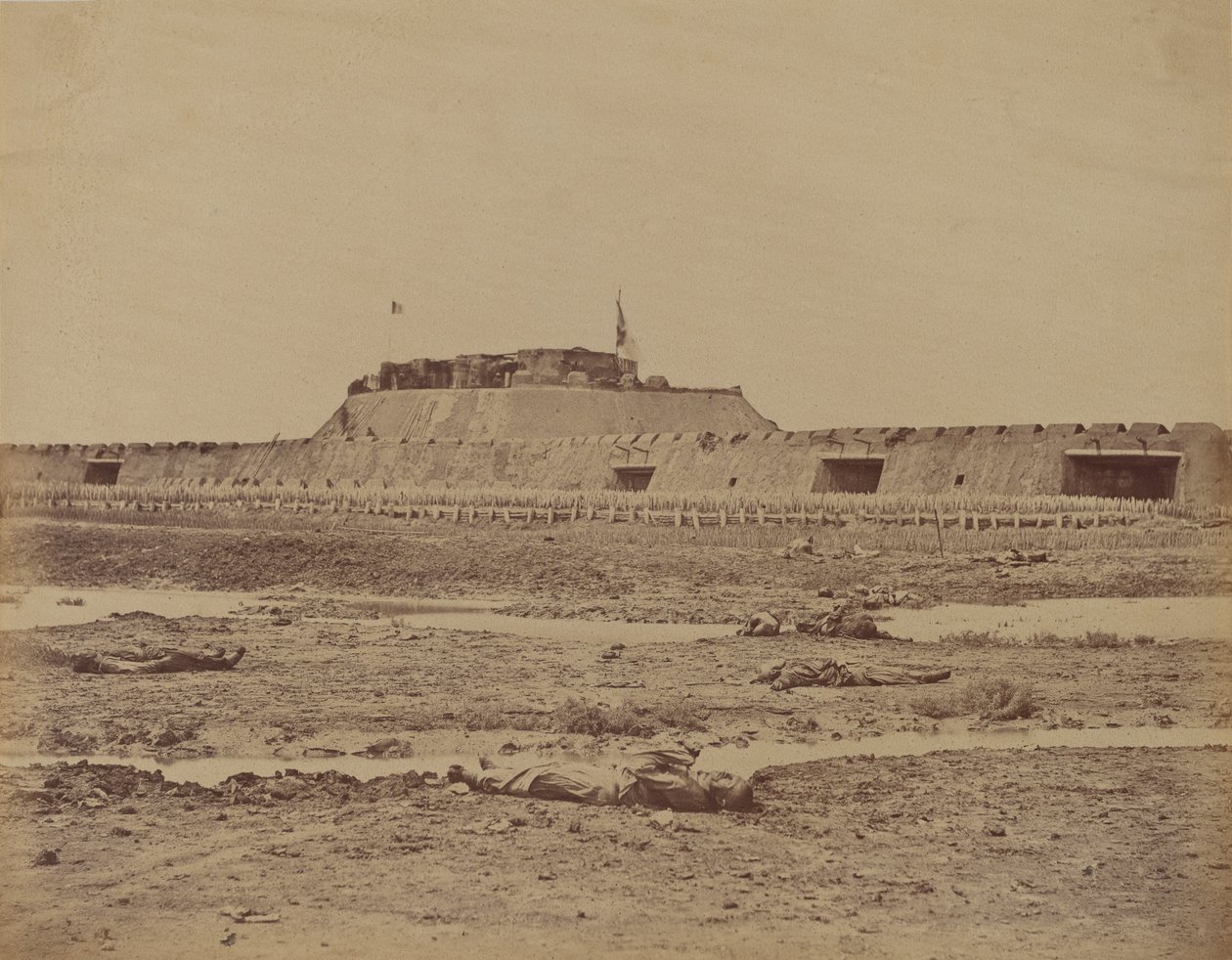 Az északi erőd hátulja elfoglalása után, a kínai hadsereg visszavonulását mutatja be, 1860. augusztus 21. alkotó: Felice Beato