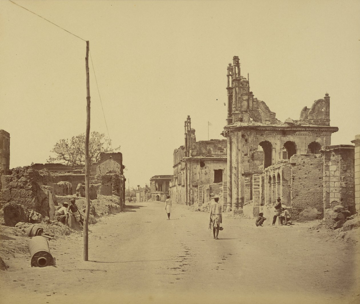 A Cawnpore Road, Lucknow alkotó: Felice Beato