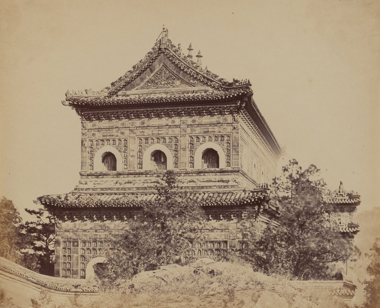 A nagy császári porcelánpalota Yuen Min Yuen, Pekin, 1860. október 18., 1860. alkotó: Felice Beato