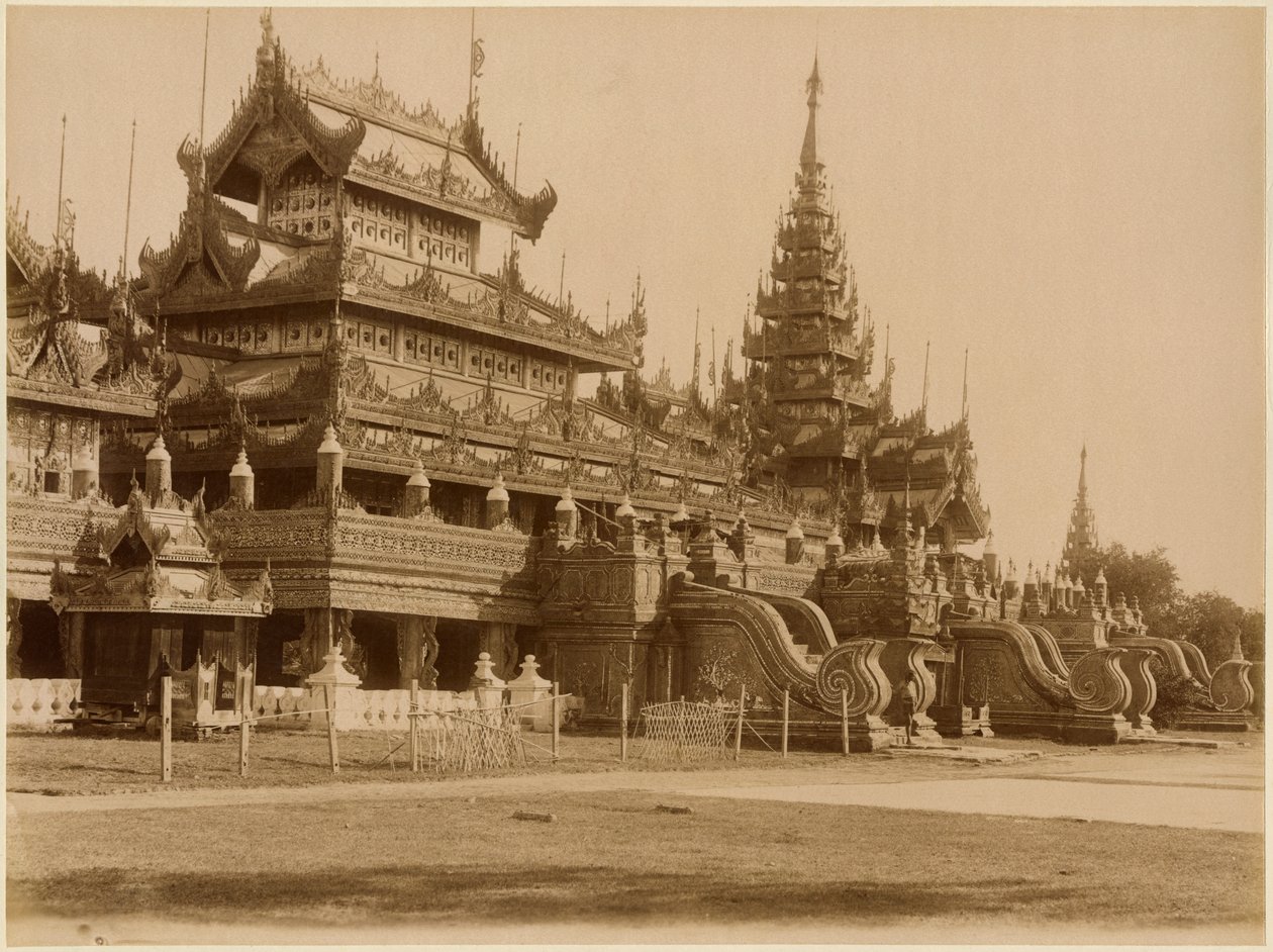 A Hman Kyaung vagy az üvegkolostor, Burma, 1890 körül (albumnyomat) alkotó: Felice Beato