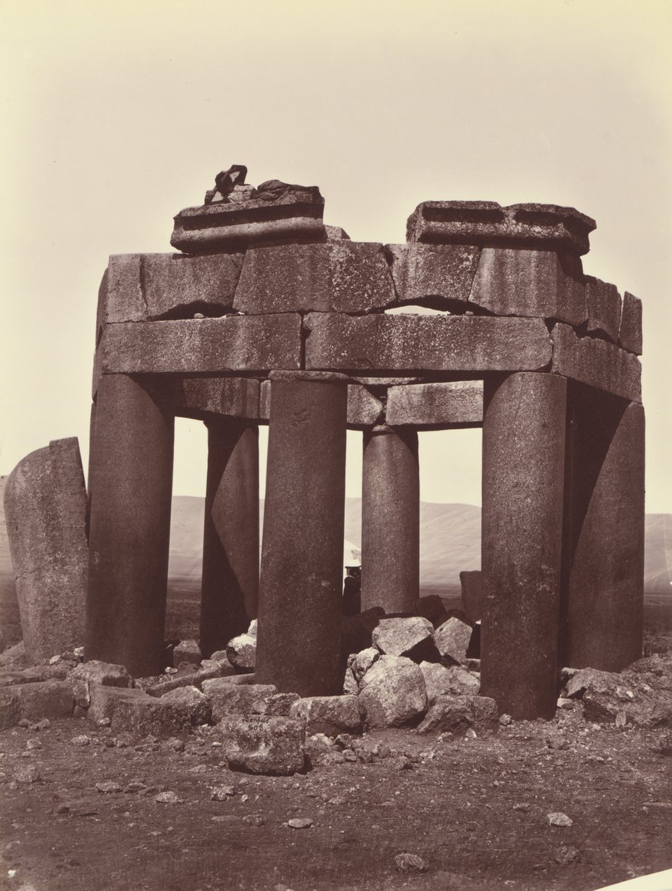 Douris kupolája a Bekaa-síkságon - Baalbek alkotó: Félix Bonfils
