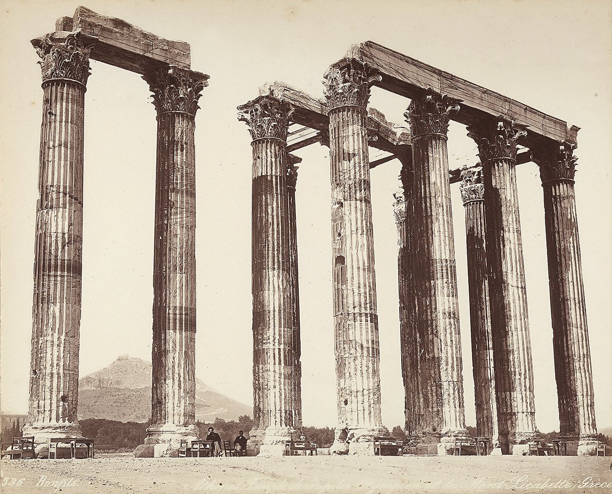 Az Olympeion, vagyis az Olimpiai Zeusz temploma az Akropoliszon, Athén alkotó: Félix Bonfils
