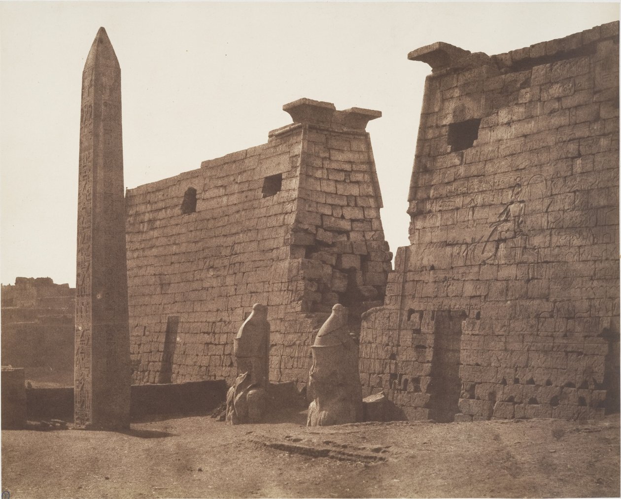 Luxor (Théba), korábbi építmény - pülón, kolosszusok és obeliszk alkotó: Félix Teynard
