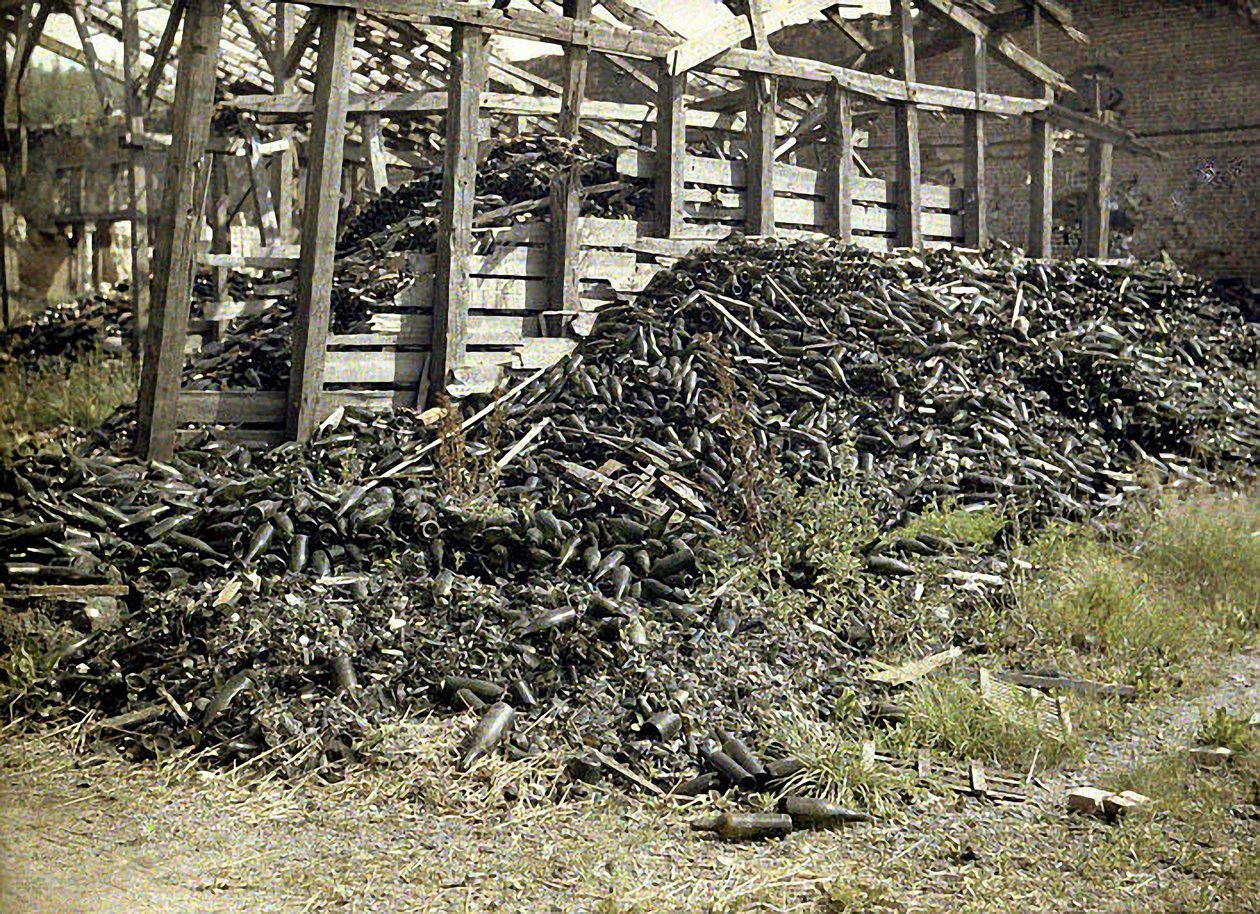 A súlyosan megrongálódott Vauxrot szeszfőzde romjai, Cuffies, Aisne, Franciaország, 1917 (autokróm) alkotó: Fernand Cuville