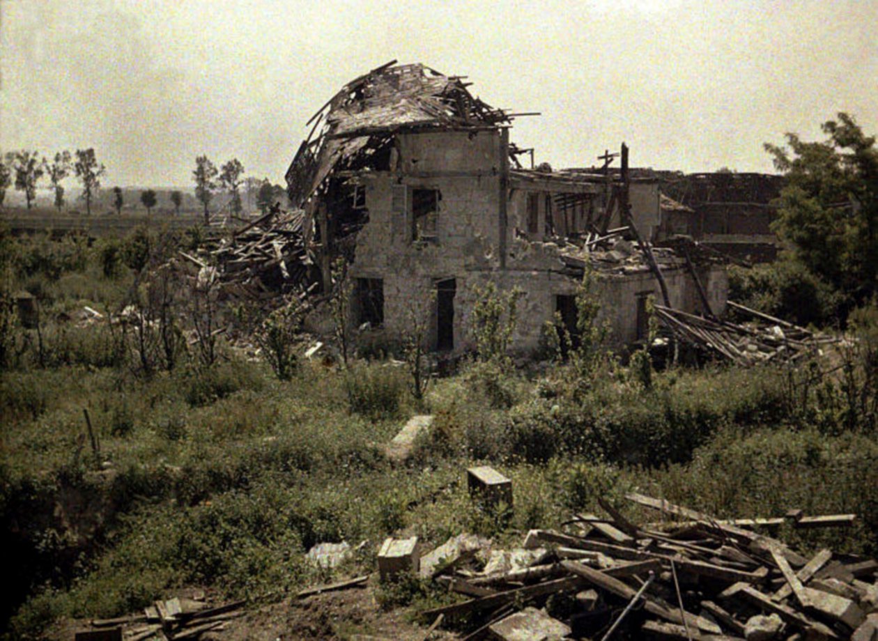 A Boevre gazdasági épület romokban, Soissons, Aisne, Franciaország, 1917 (autokróm) alkotó: Fernand Cuville