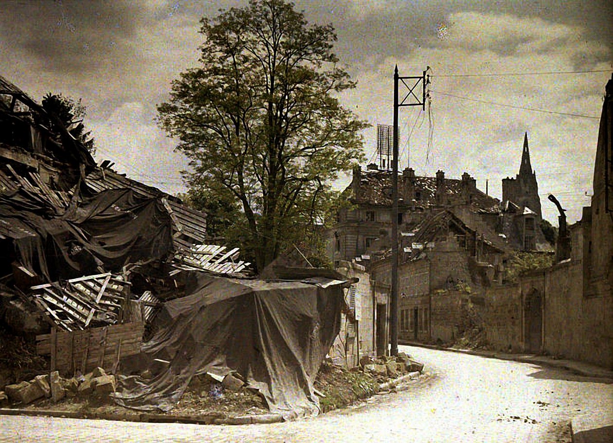 Kilátás a romokra, Soissons, Aisne, Franciaország, 1917 (autokróm) alkotó: Fernand Cuville