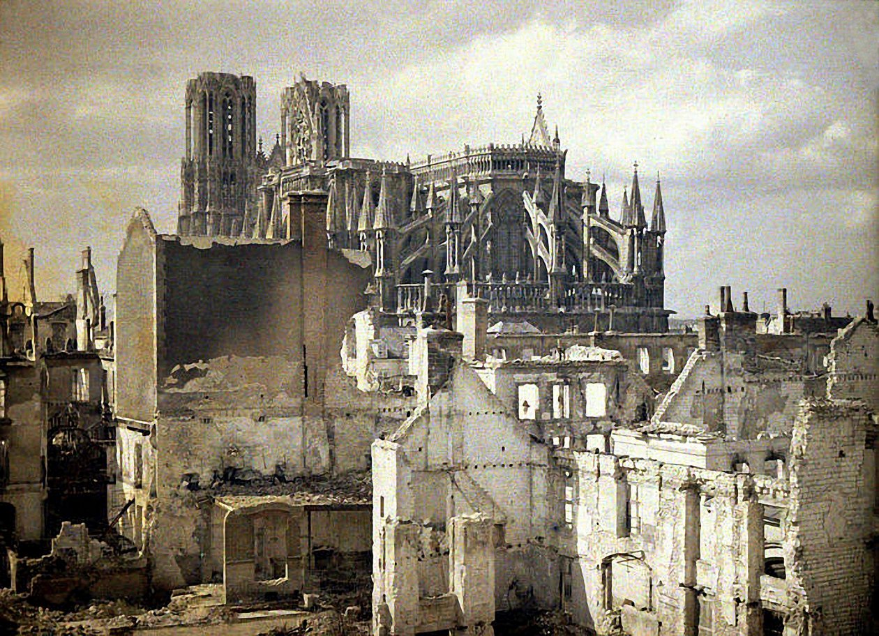 A Cathedrale Notre-Dame de Reims, Marne, Franciaország, 1917 (autokróm) alkotó: Fernand Cuville